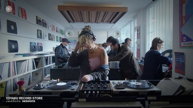 E.lina - Yoyaku Instore Sessions