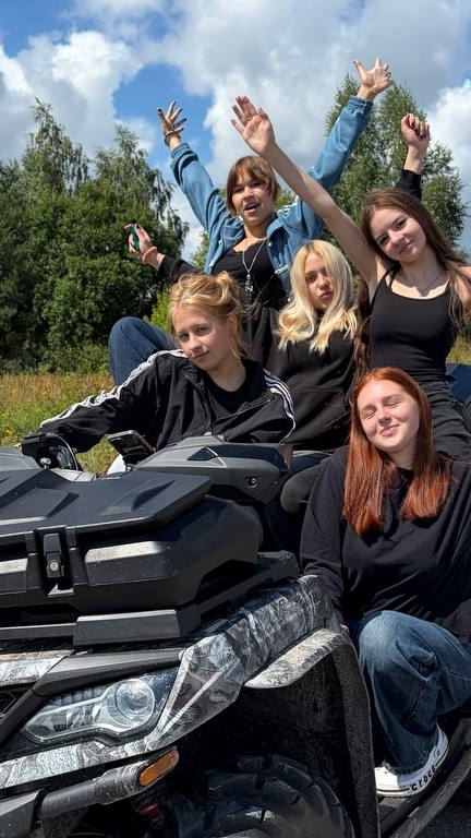 «Веселая компания: как мы развлекались у бабушки в деревне» #детствоэто #летовесьгод #деревня #отдых