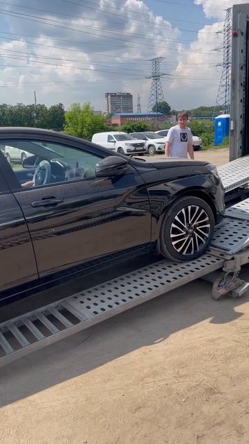 Кадр из видео: Погрузка на автовоз