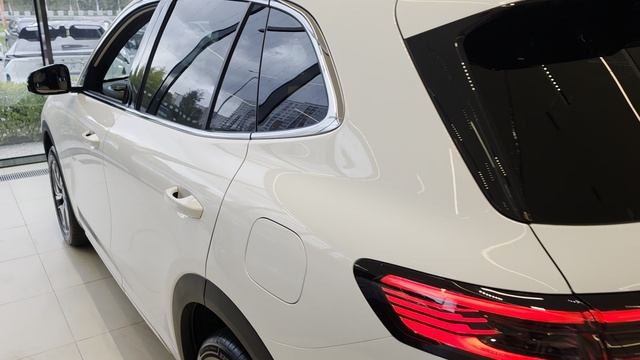 Geely EX5 EM-R белый