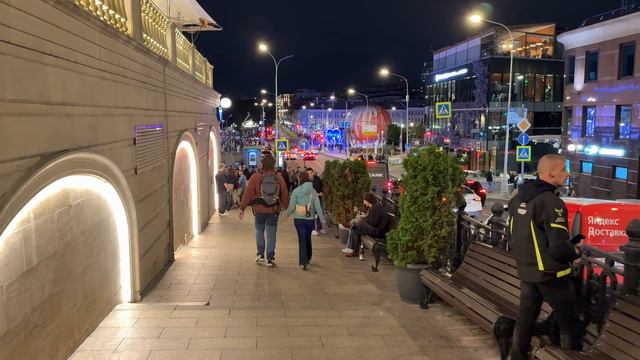 Трубная ночью 😍 Красивые люди и энергия ночной Москвы