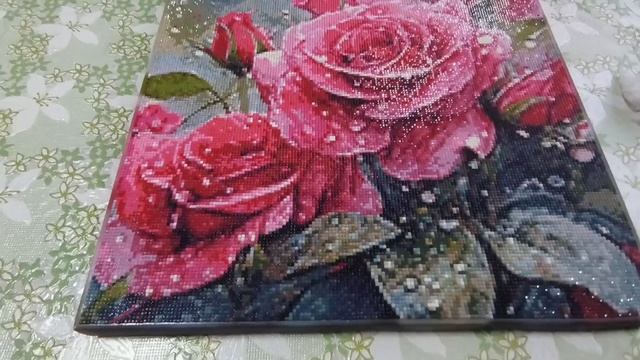 Покрываю алмазную мозаику лаком.Новое направление в хобби.