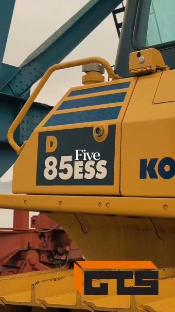 Глобалтрейдснаб поставляет технику Komatsu в РФ белый ВЭД_