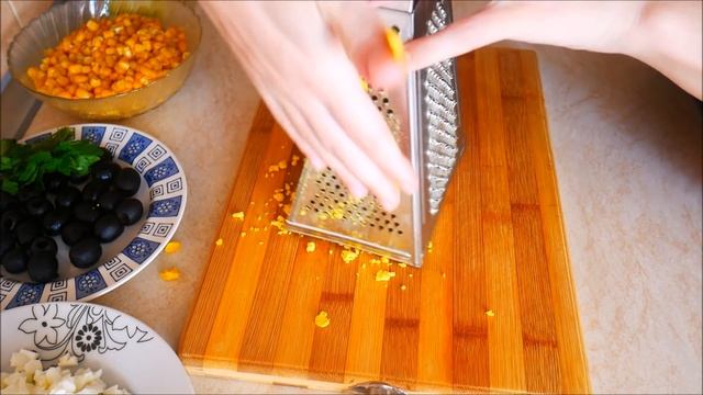 Салат с курицей и грибами