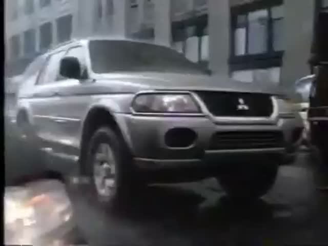 Mitsubishi Montero Sport (2002) Commercial