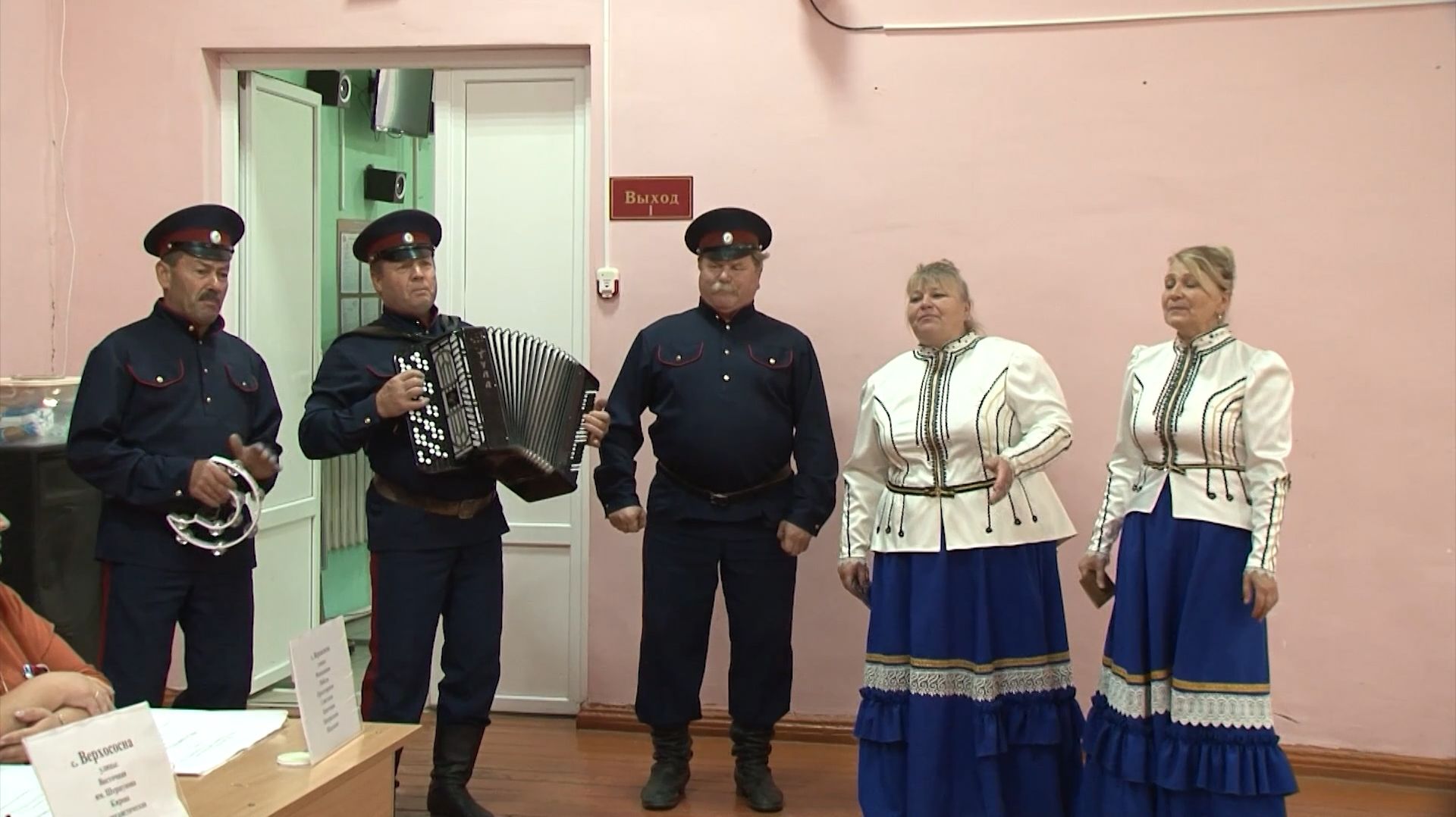 Творческий коллектив «Калинушка» проголосовал на избирательном участке № 713