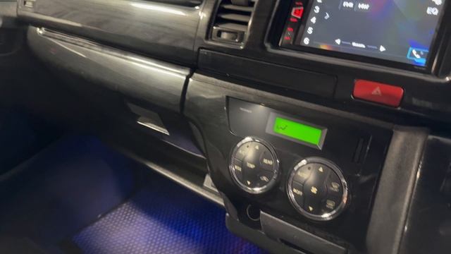 Toyota Hiace 2012