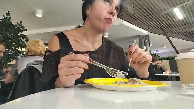 Встретилась наконец то с подругой. Строим планы на зимний отдых 🎅