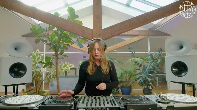 Newinfluenzer @ Themuddshow X JUICY GANG RECORDS