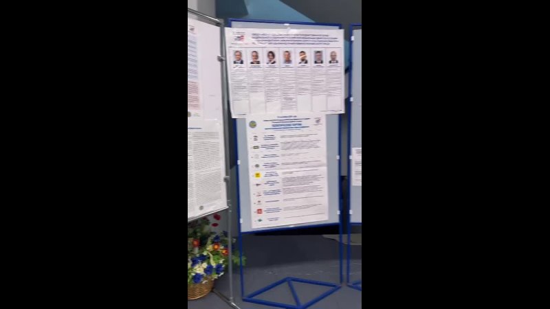 Ознакомился с работой избирательных комиссий в первый день голосования (5/9)