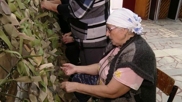 Жители села  Гулькино сплели 360 маскировочных сетей для участников СВО