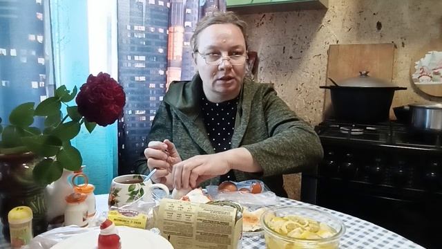 УТРОМ ПРОГУЛЯЛАСЬ, ЗАГЛЯНУЛА В ДОМ ДВА, ЗАВТРАК.