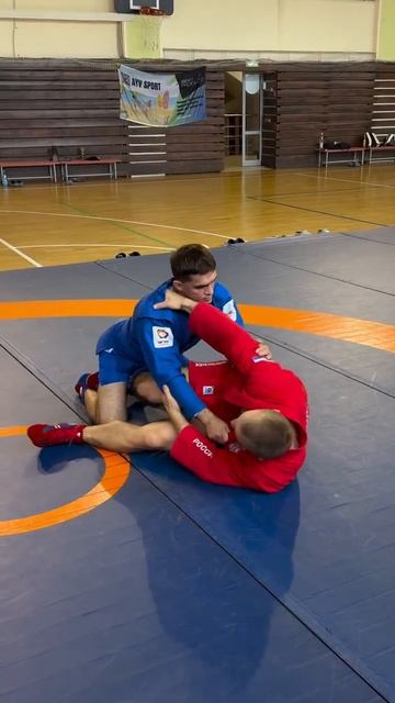 Переход на Рычаг колена с позиции на спине