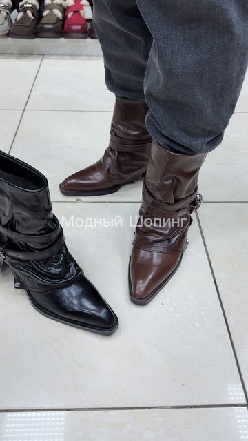 Крутые стильные казаки из натуральной кожи. Женская обувь