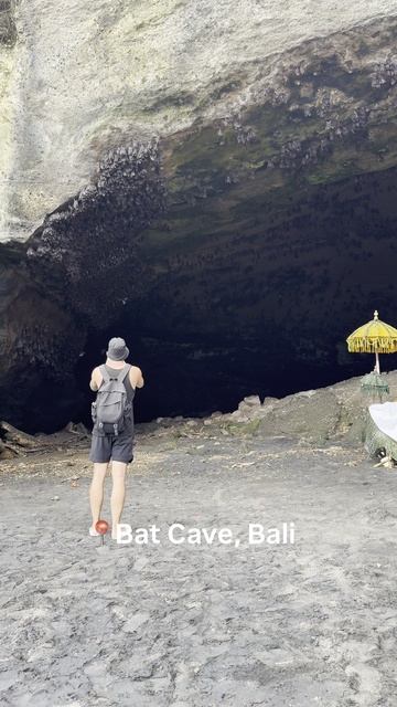 Пещера с летучими мышами Bat Cave, Бали
