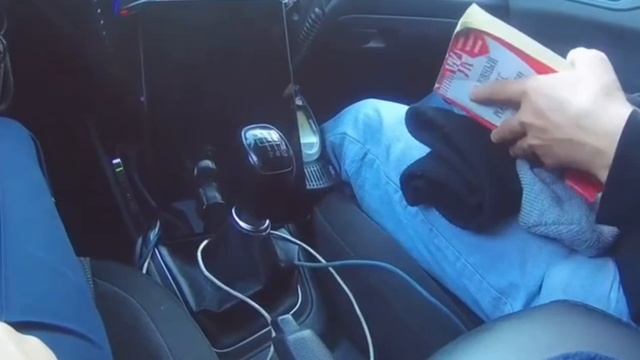Приезжий из Узбекистана хотел дать взятку сотрудникам полиции!