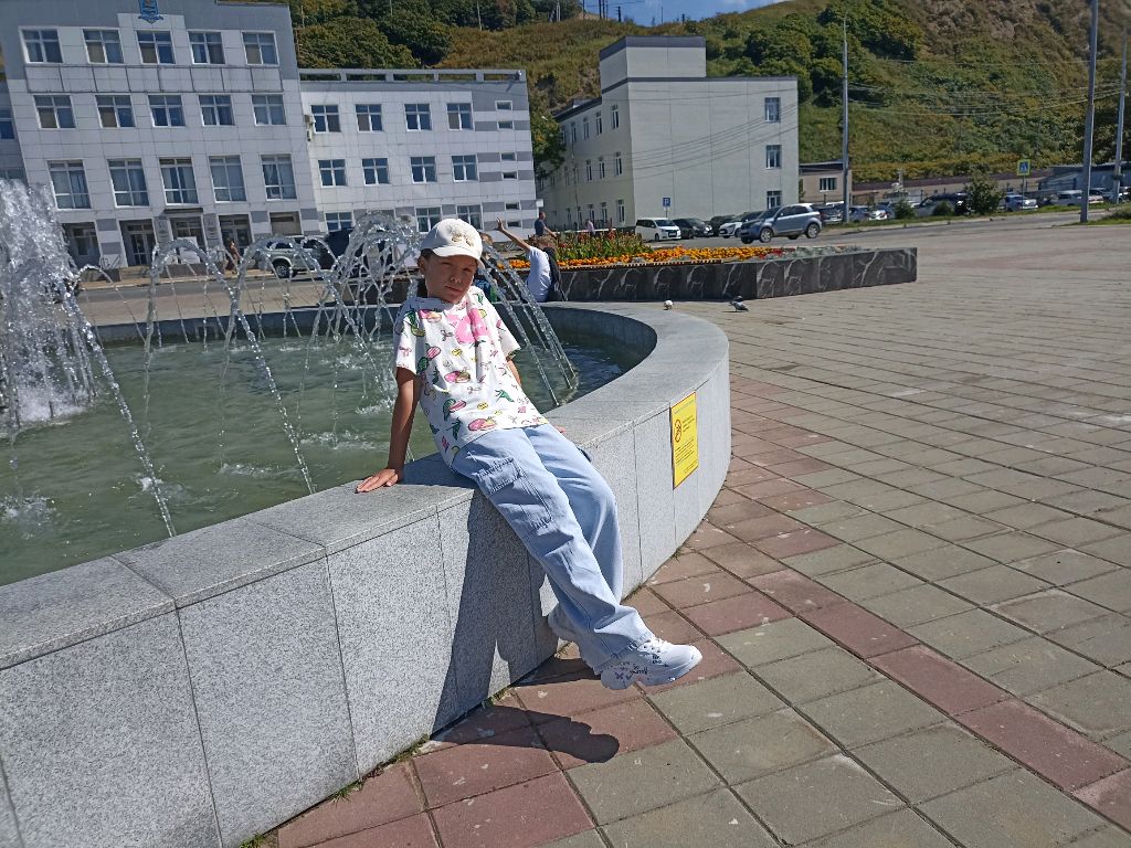 е