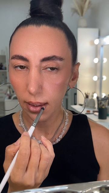 Рабочий приём для пухлых губ 👍
