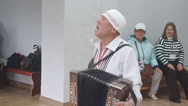 Зажигает
