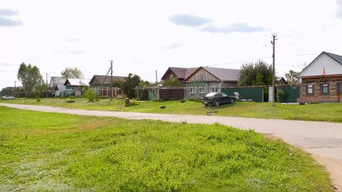Максимовка. Пришельцы из города