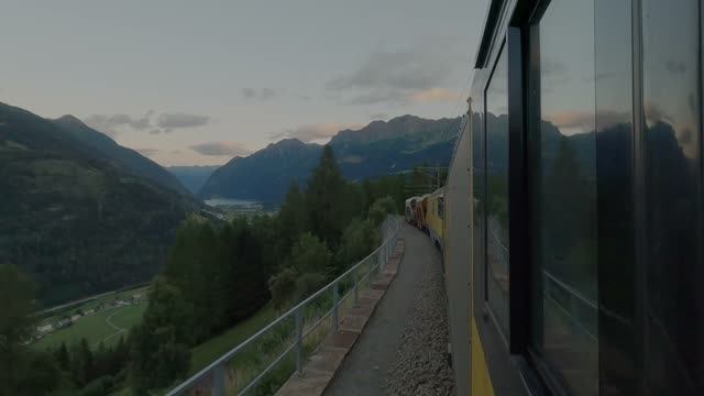 🚄 4К SmartTV ➤ 🌄 Поскьяво - Кавалья, долина Валь-Поскьяво, с видом сзади, Швейцария 🌄