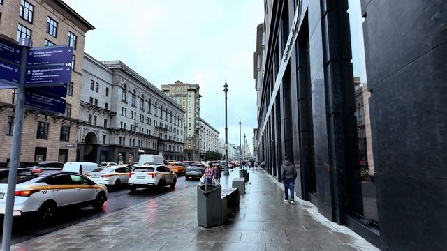 Москва под дождём 😌 Расслабляющая атмосфера и живые звуки улиц