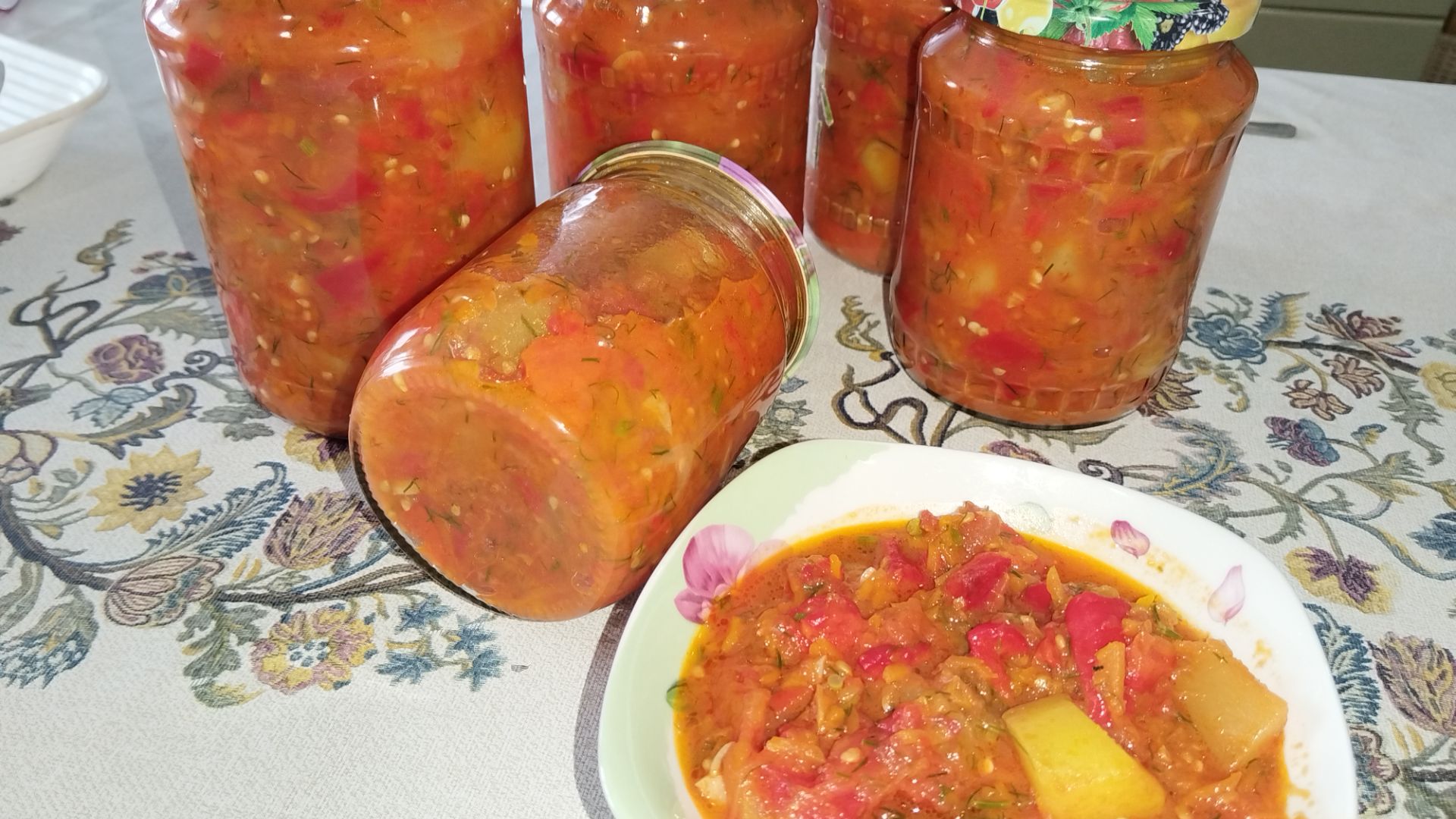 Очень вкусная закуска из кабачков на зиму.
