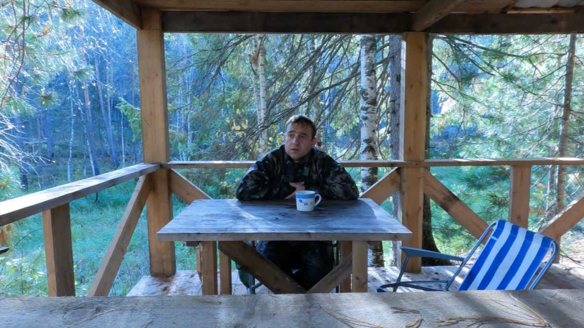 Осенняя тайга: Крупный зверь. Заготовка привады, проверка избы и мониторинг медведя в угодьях.
