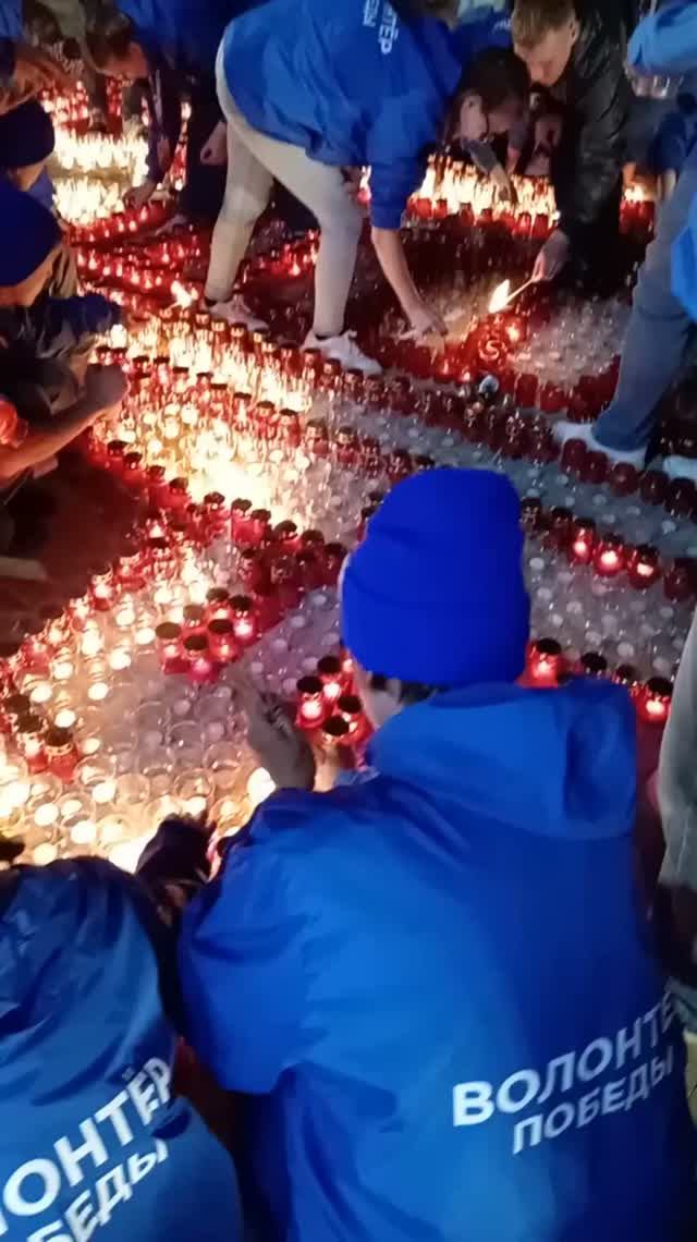 Волонтёры Победы в Ижевске. Огненная картина Оборонный щит Родины.