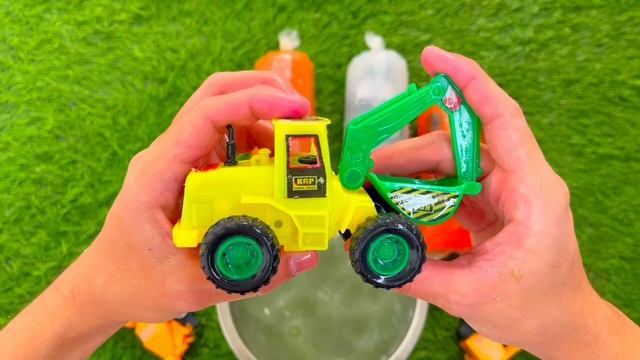 Unboxing Mainan Mobil Konstruksi, Mobil Balap, Mobil Polisi, Louder, Mobil Truk Fuso, Truk Molen