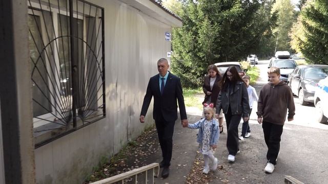 Выбор в третий день голосования. Екатерина Потемкина и Александр Гужвин проголосовали.