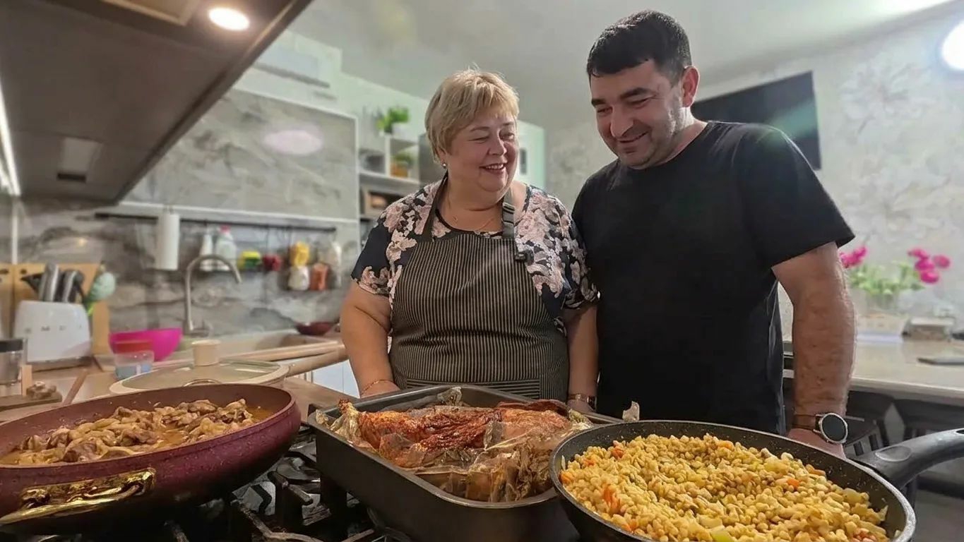 ⁣Первый раз приготовила пшеничную крупу. Вкусная уточка и мясо в луковой  подливе.