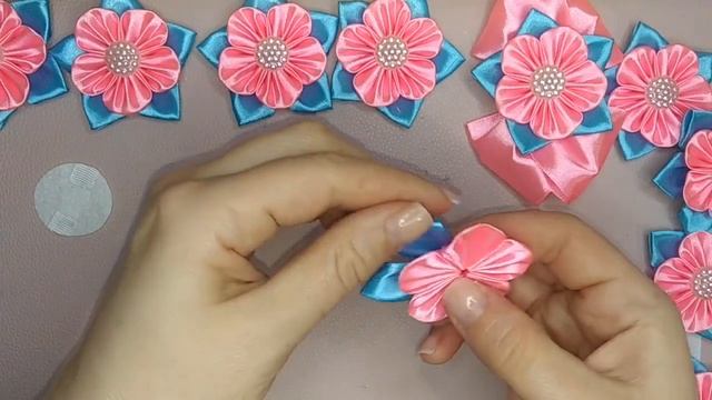 Лента в косу из атласной ленты.