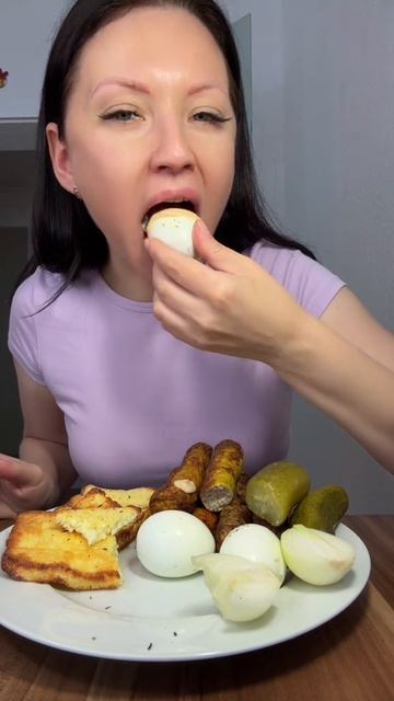 Мукбанг.Еда на камеру.