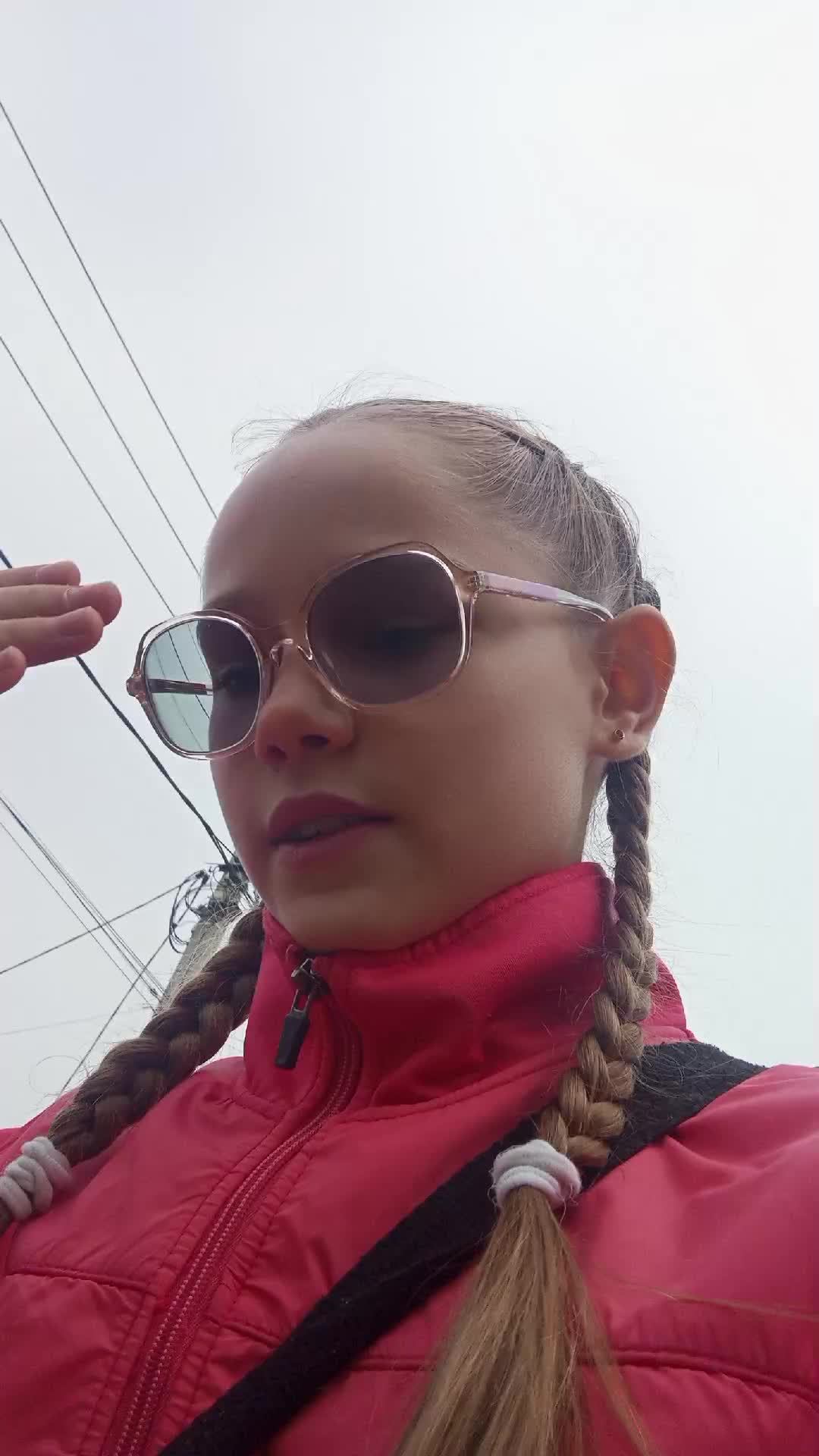в школу