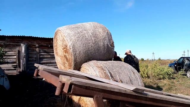 20.09.26. Поездка в деревню на малую Родину / привезли солому