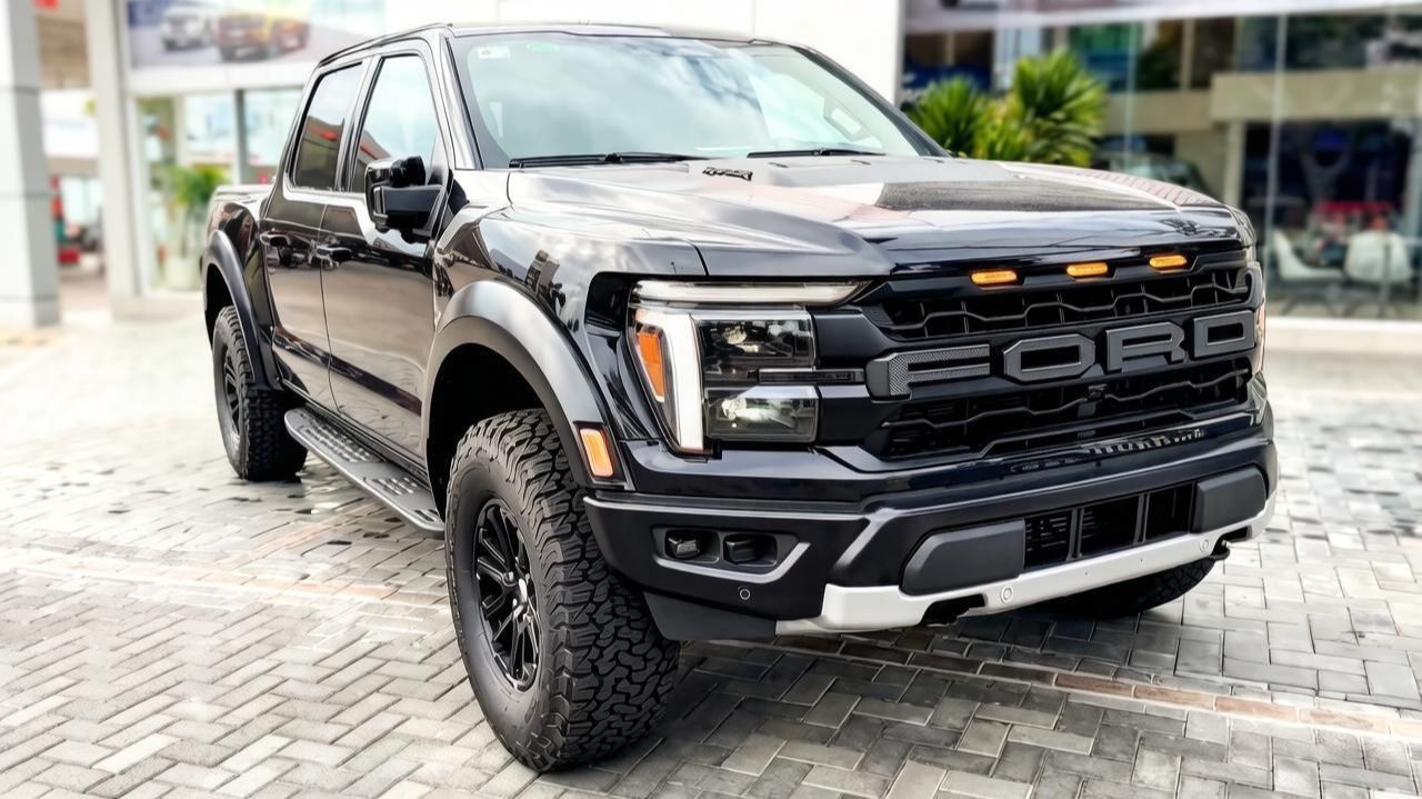 FORD F-150 RAPTOR 2026 года эталонный спортивный супер-пикап для скоростной езды по бездорожью