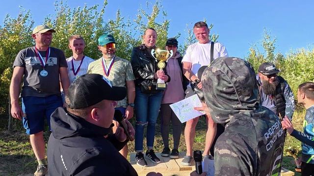 Вручение призов за участия в карповом турнире.