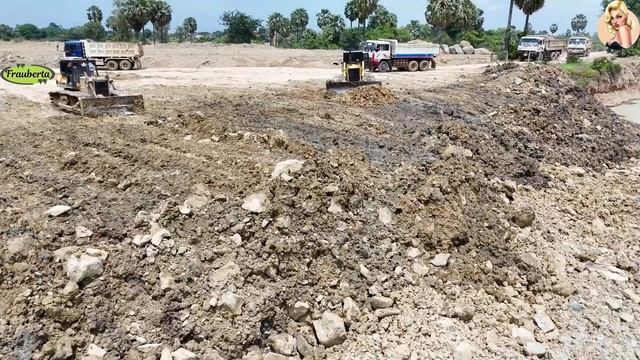 Строительство, засыпка водного канала