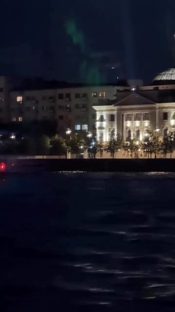 Ночь раскинула крылья над городом. #Санкт-Петербург