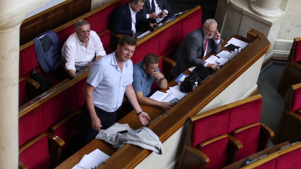 Кнопкодав Євген Балицький показує средний палец  14 07 16
