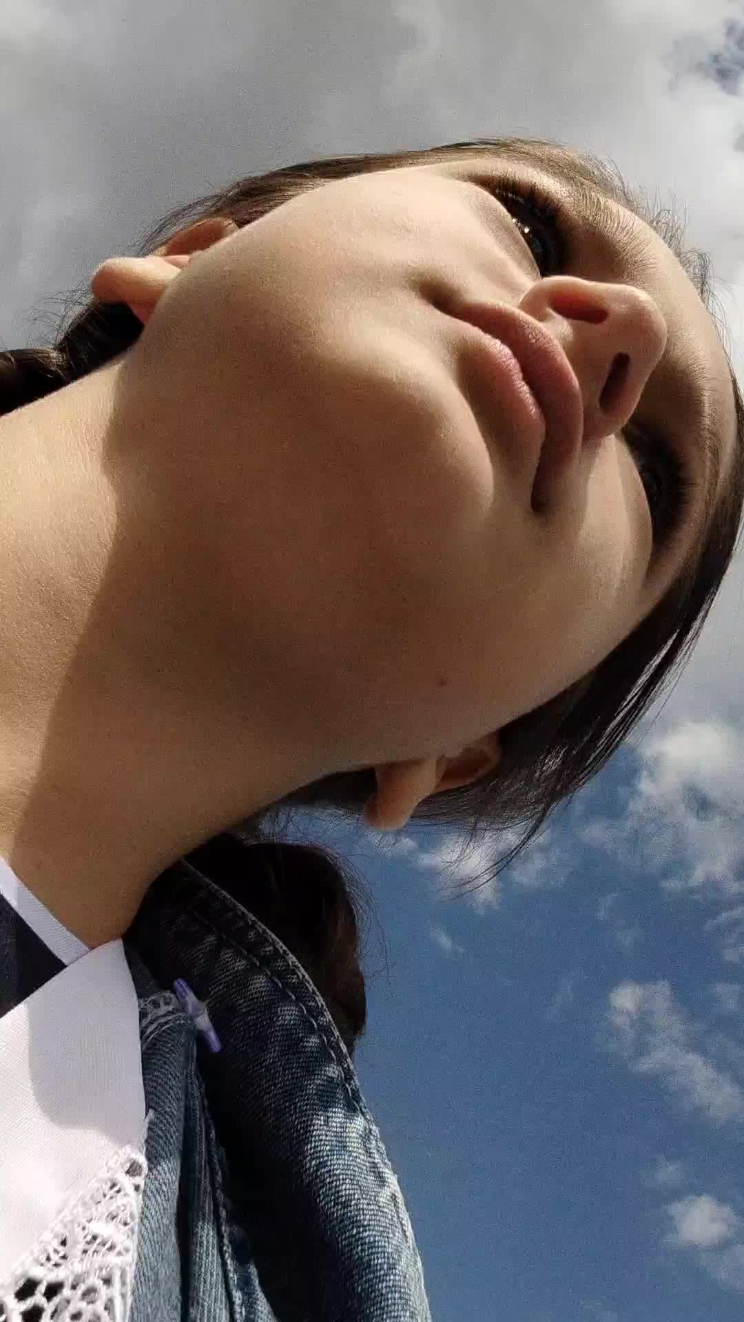 Hi