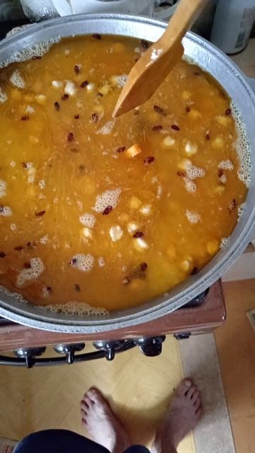 плов решил сделать побольше