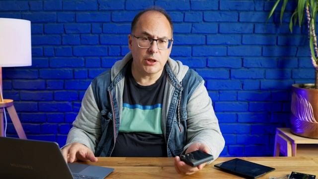 Самый недорогой телефон с гибким экраном - Samsung Galaxy Z Flip8