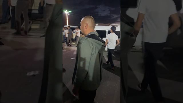 БОЗОРДА ЎРИК УЧЯБДИ.ВАЛАВОЙ 250000   эмас. Олтиариқ гилос ўрик бозор