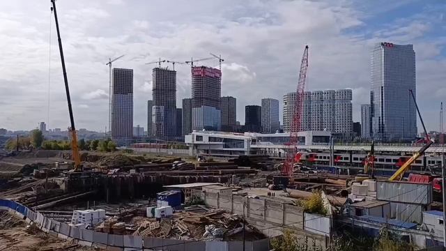 Возведение основных конструкций на площадке будущей станции ЗИЛ Бирюлёвской линии