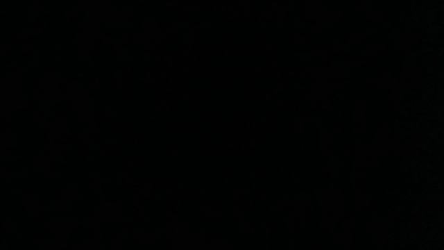 дети в карман конфетку