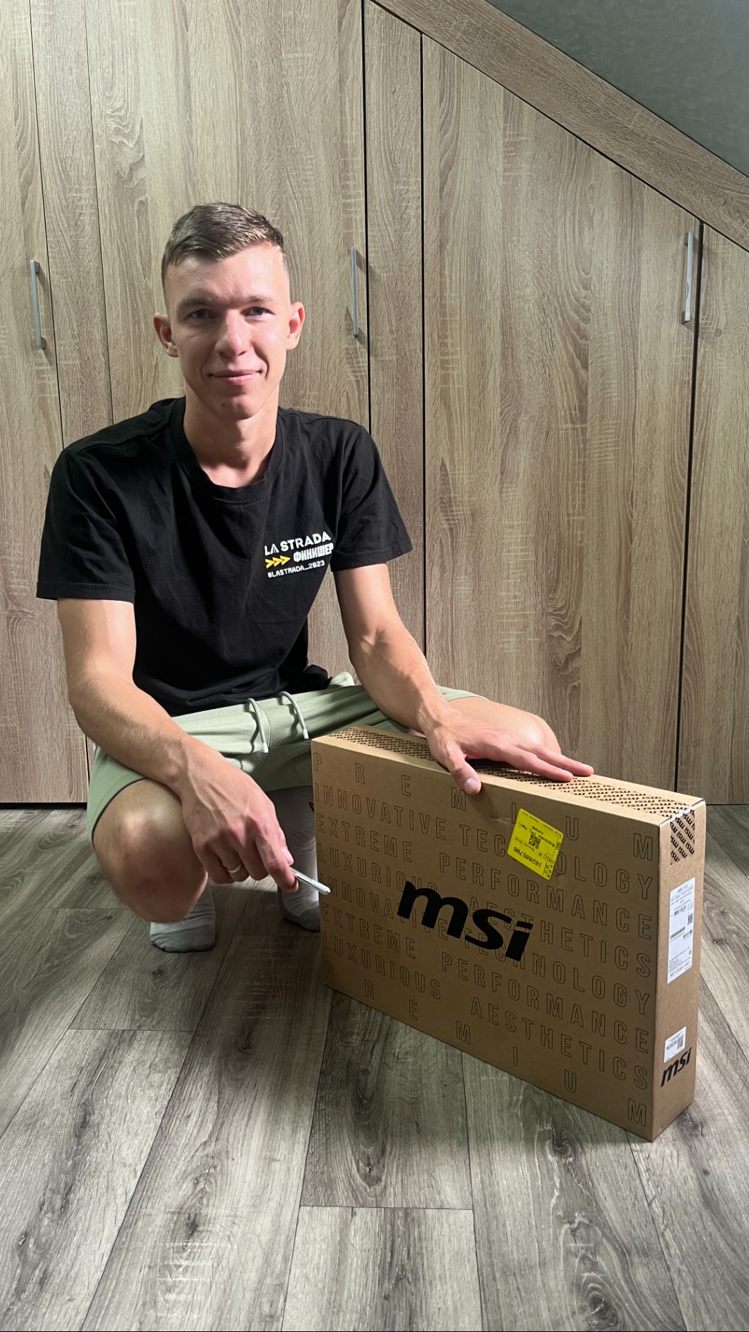 Распаковка игрового ноутбука MSI KATANA 17