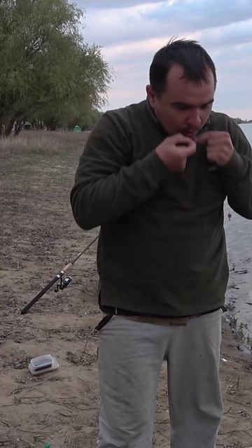 Дима рыбалка поймал на палку