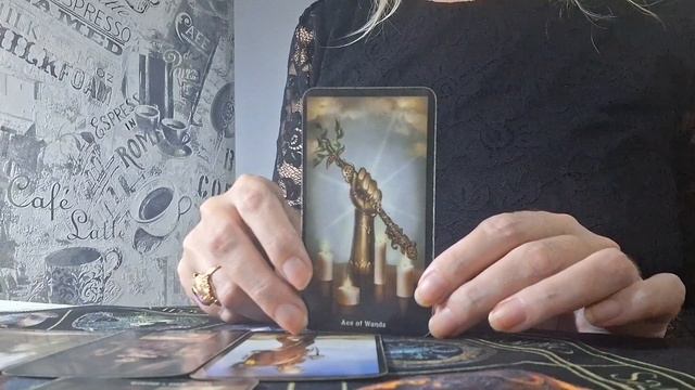 Кто следит за вами? Расклад Таро